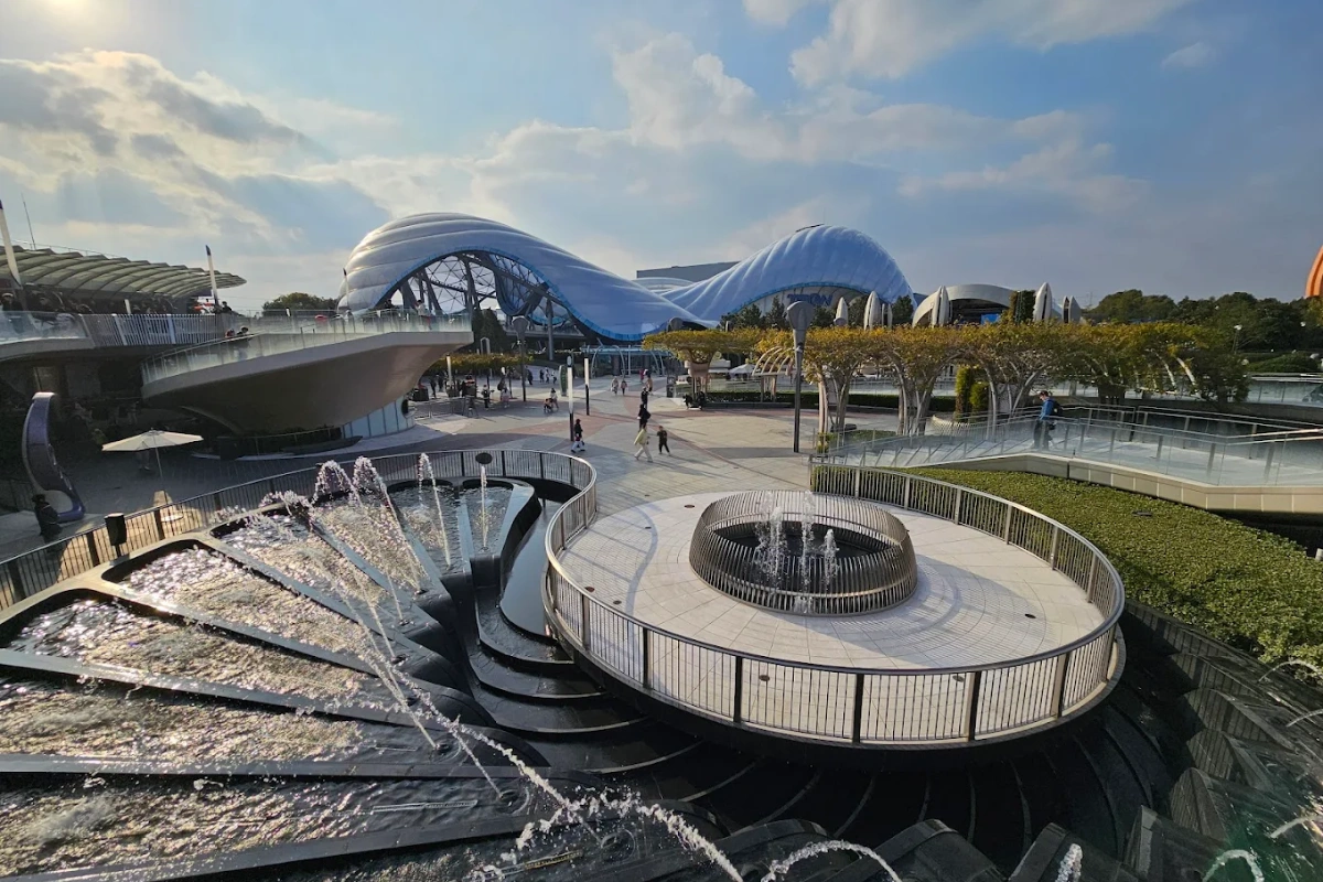 wisata disney resort shanghai